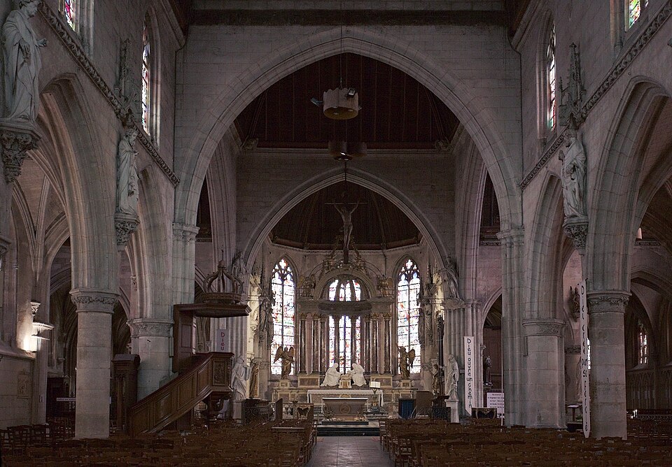 Église Sainte-Croix de Bernay