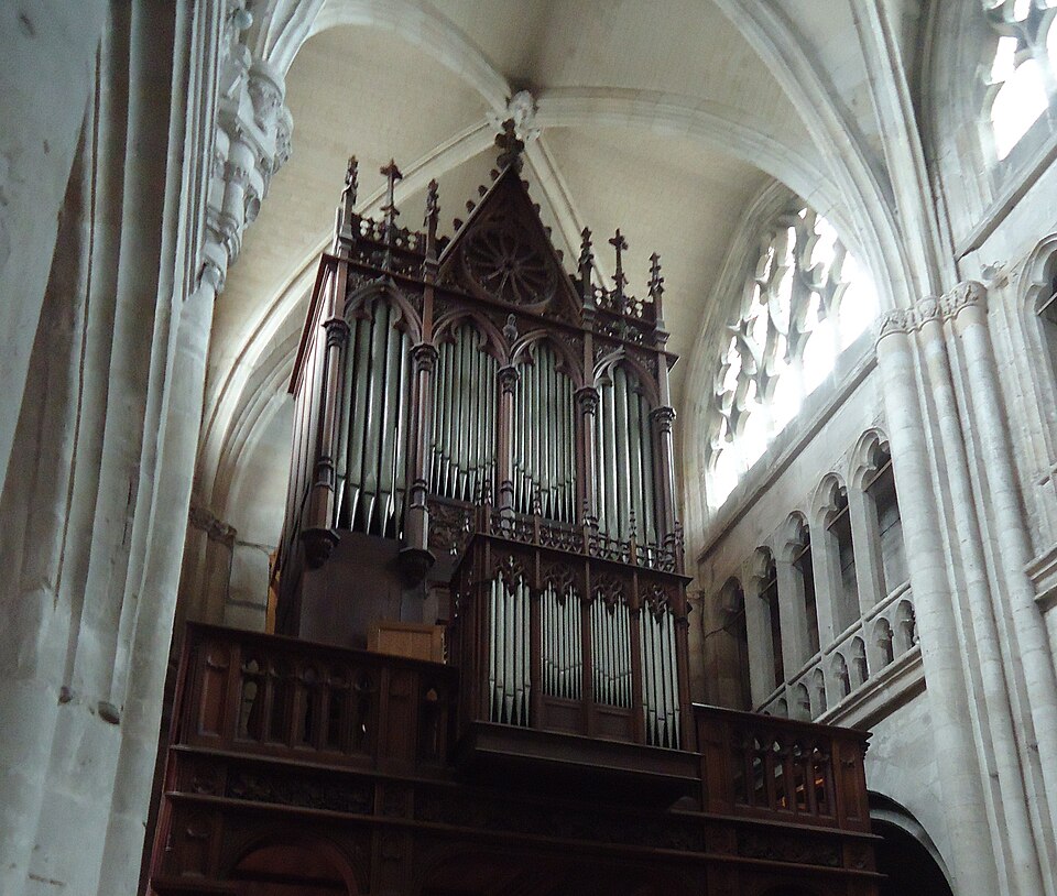 Église abbatiale Saint-Taurin