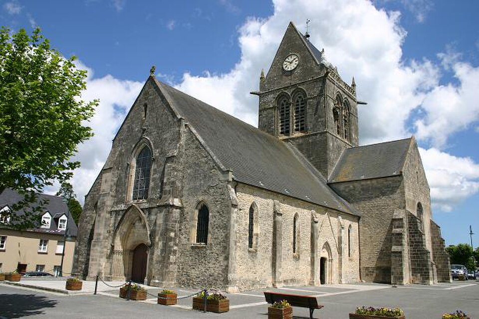 église Notre-Dame-de-l’Assomption de_Sainte-Mère-Église
