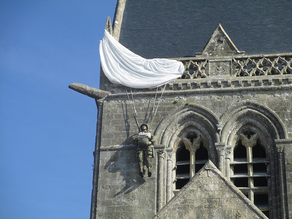 église Notre-Dame-de-l’Assomption de_Sainte-Mère-Église