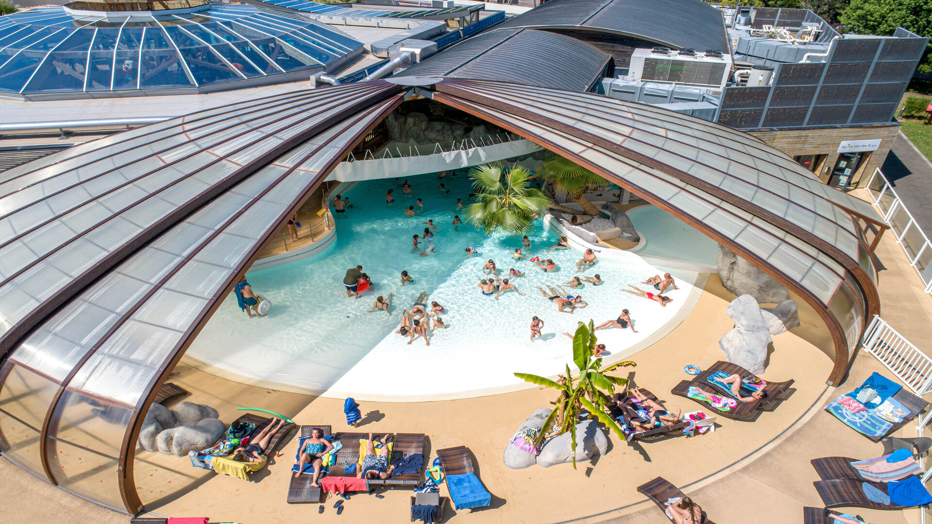 Anne-Aelia Savignard : Autenzio & CassotisCamping_ Landes_Ciela_Village_Rive_vue-haut-aquatique