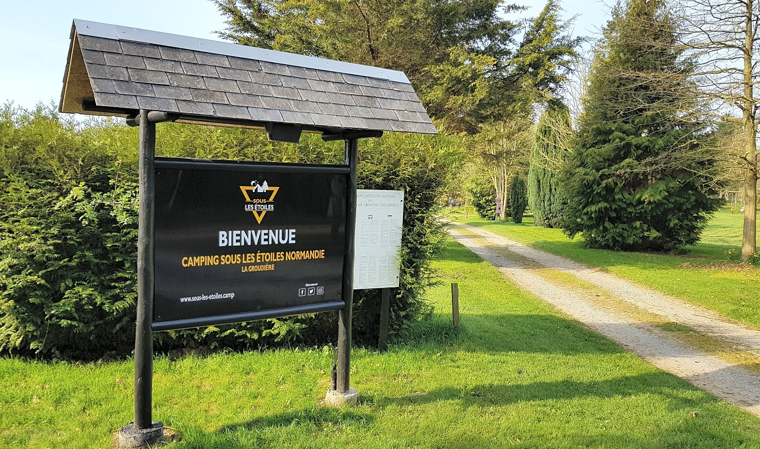 Camping Sous Les Etoiles NormandieCamping Sous Les Etoiles Normandie - Saint-Martin-des-Besaces