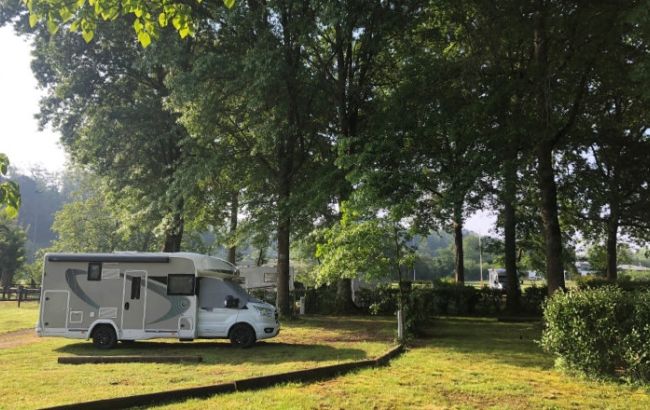 Camping-car park11-landes-pouillon-aire-camping-car-park