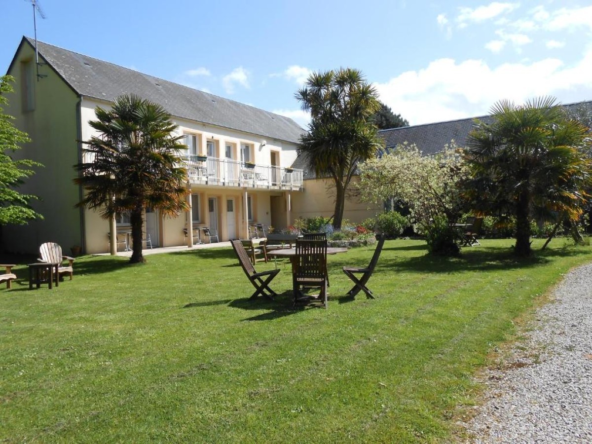 PROPRIETAIREquettehou-Hôtel-La-Demeure-du-Perron-0