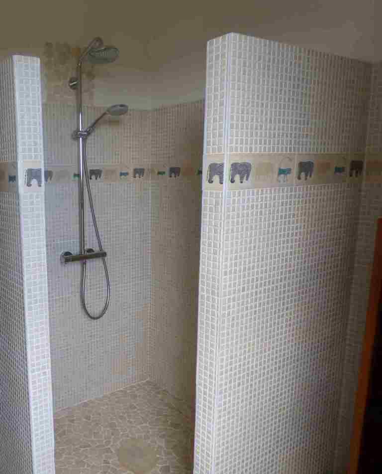 Moresmau15 Moresmau - salle d'eau douche