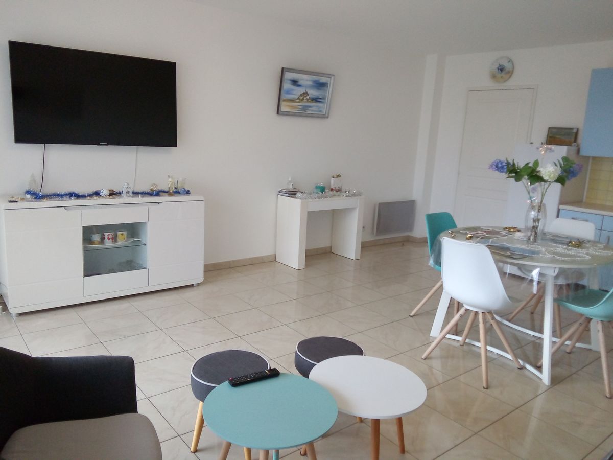 PROPRIETAIRE2-granville-meuble-rouelle-annick
