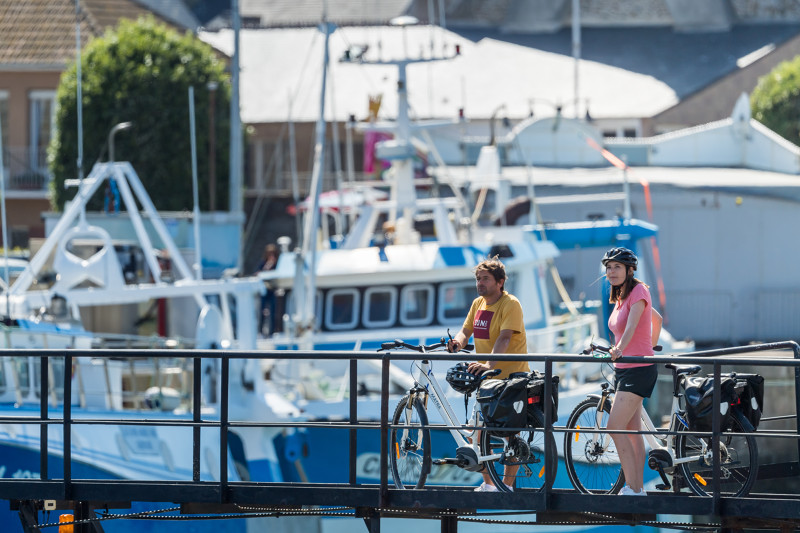 Emmanuel_Berthier_pour_l_EV4_Latitude_Manche2019_Saint_Vaast_la_Hougue_velocyclistes_EV4_3819-Emmanuel_Berthier_pour_l_EV4_Latitude_Manche.jpg-800px