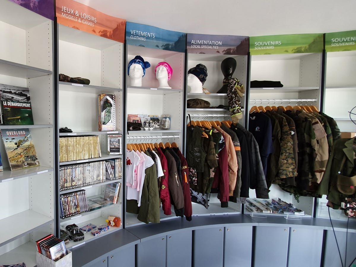 amismuseeradar-emmanuel-hBoutique Souvenirs @StationRadar44 Douvres-la-Délivrande