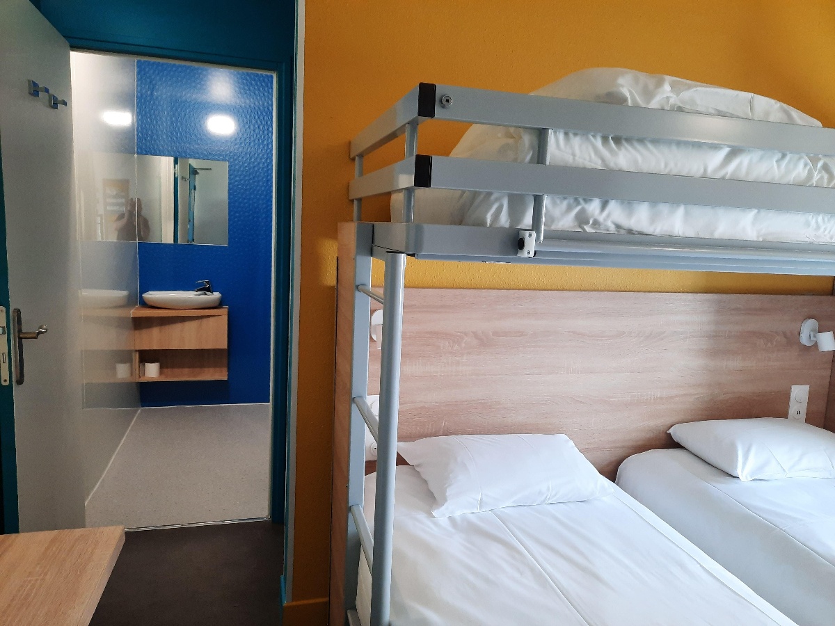 HOTEL KYRIAD DIRECT CAEN NORD MEMORIALChambre triple