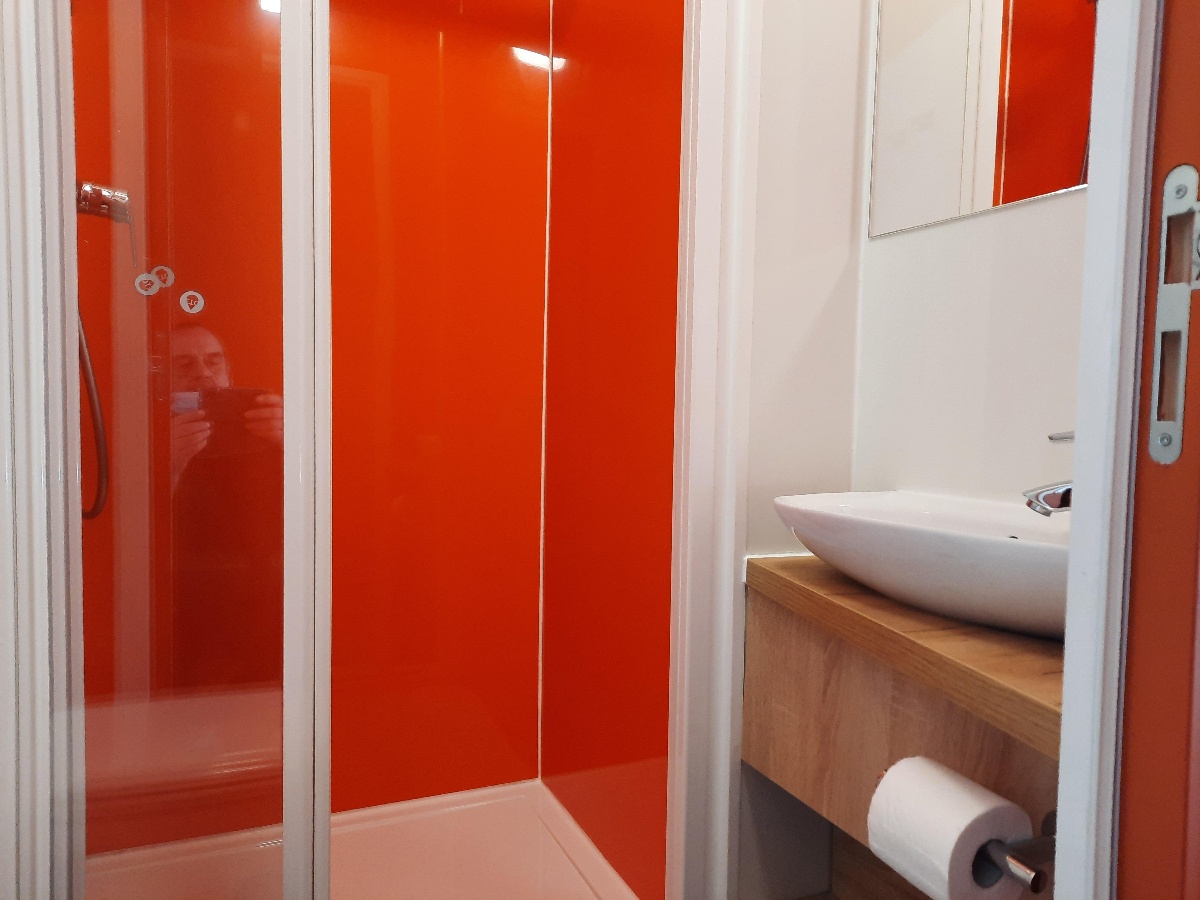 HOTEL KYRIAD DIRECT CAEN NORD MEMORIALSalle de bain chambre double/twin