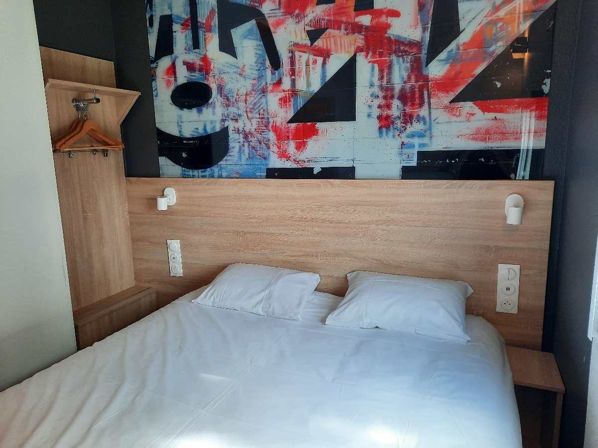 HOTEL KYRIAD DIRECT CAEN NORD MEMORIALChambre double