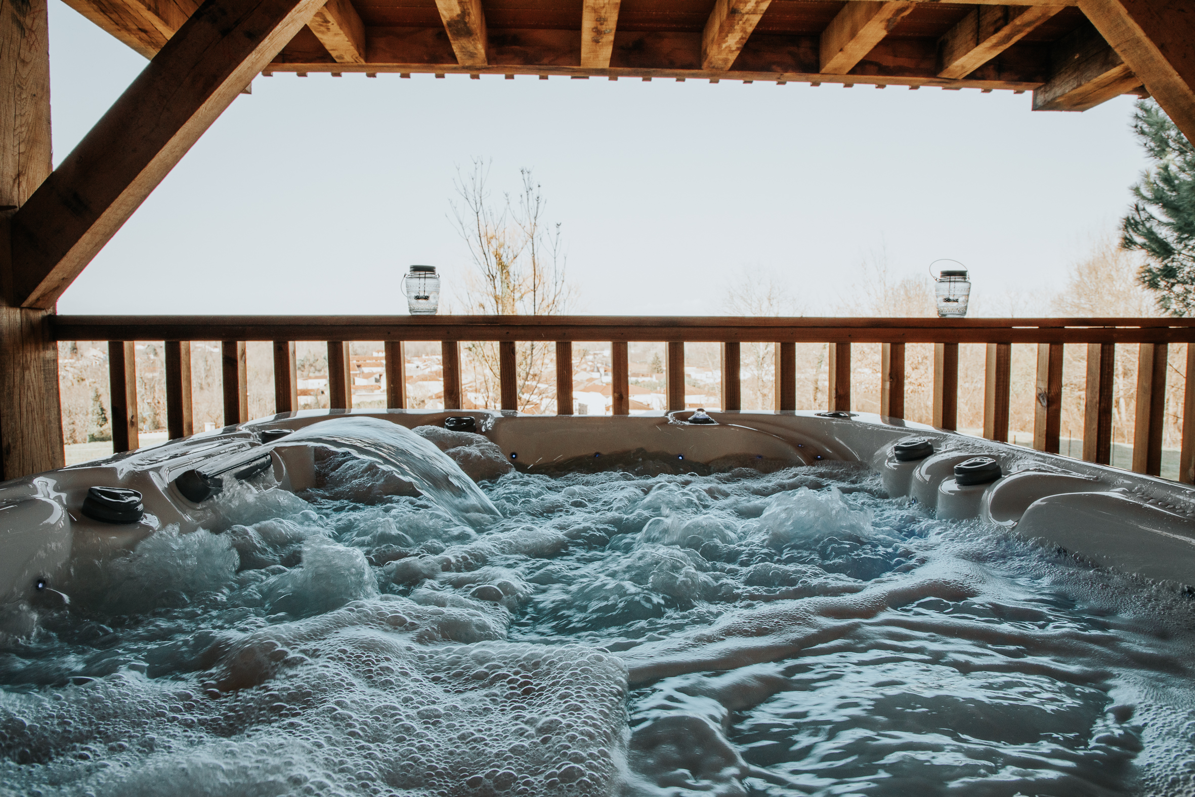 ©Allyson LAFFITTE Photographe2023 - ROQU - Cabane Lou Pignada - Jacuzzi - ©Allyson LAFFITTE Photographe