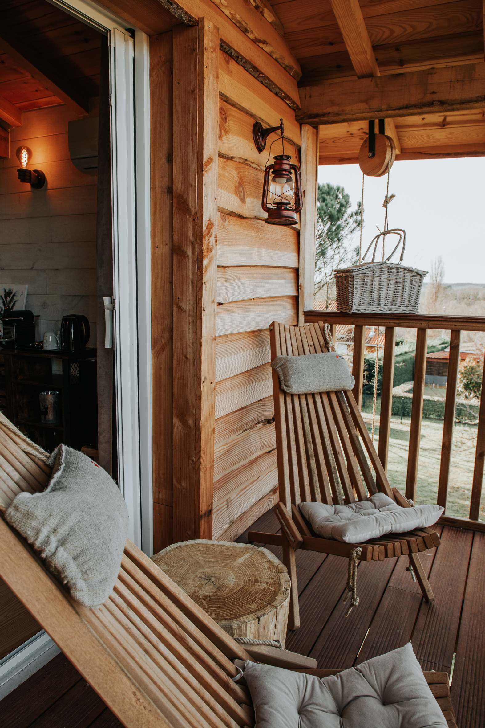 ©Allyson LAFFITTE Photographe2023 - ROQU - Cabane Lou Pignada - Terrasse - ©Allyson LAFFITTE Photographe