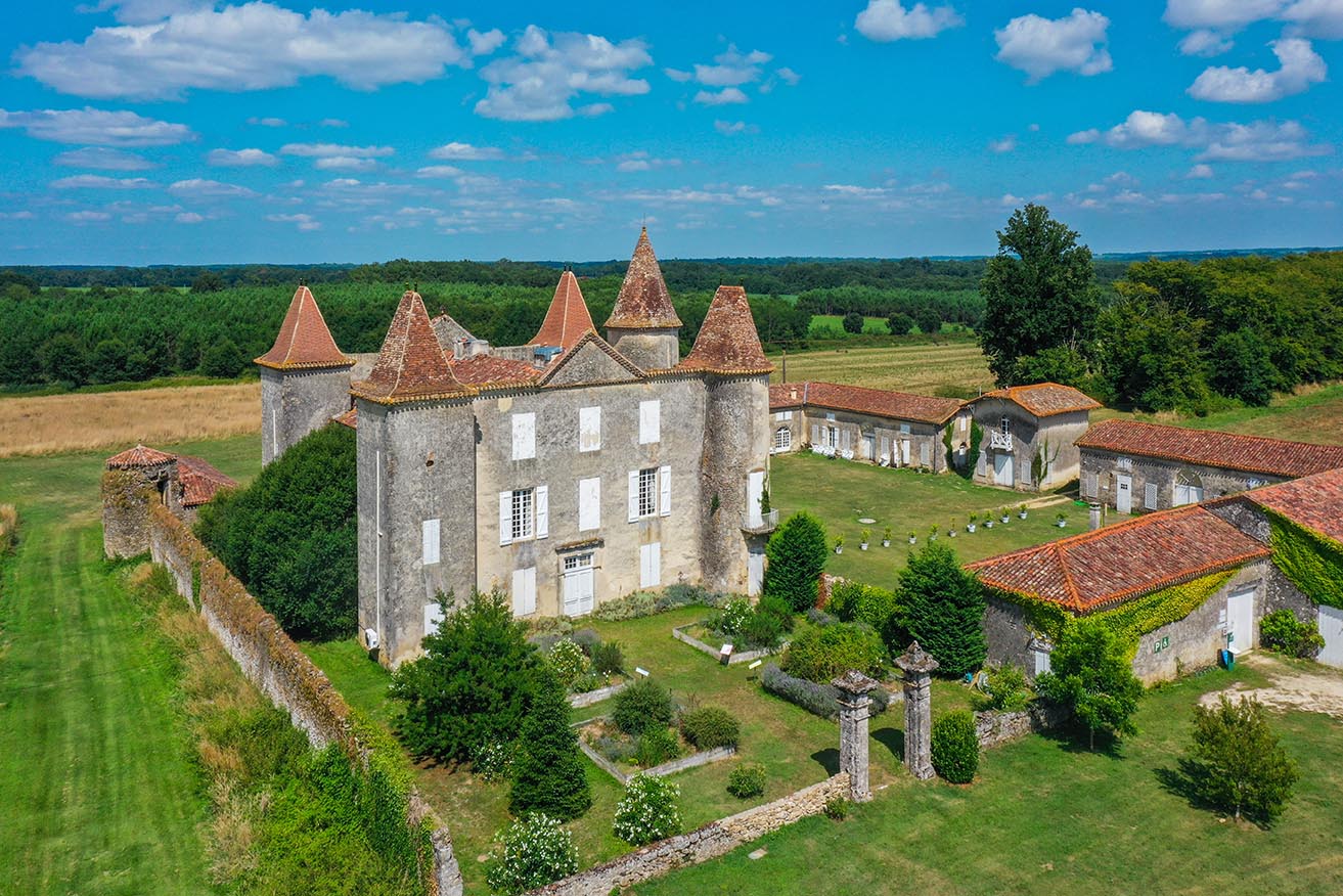 ©Arnaud Späni2024 - ESCA - Château de Caumale extérieur