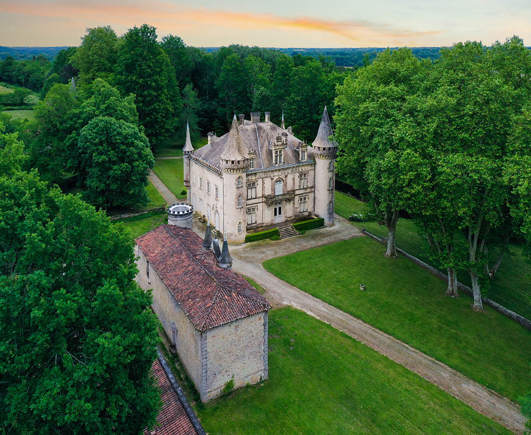 ©Arnaud Späni2024 - STJUS - Château de Fondat