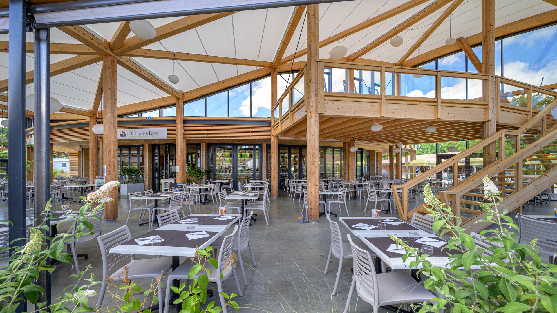 Anne-Aelia Savignard : Autenzio & CassotisCamping_Landes_Ciela_Village_Rives_Restauration