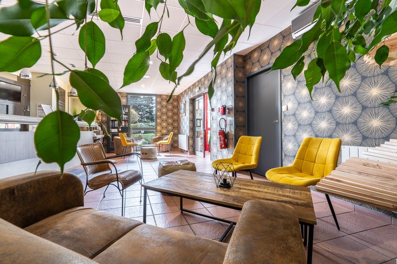 PROPRIETAIRE3-RECEPTION HOTEL LE SAINTE MERE