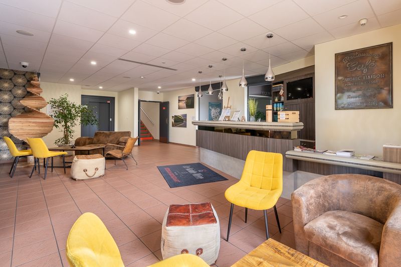 PROPRIETAIRE4-AUTRE VUE RECEPTION HOTEL LE SAINTE MERE
