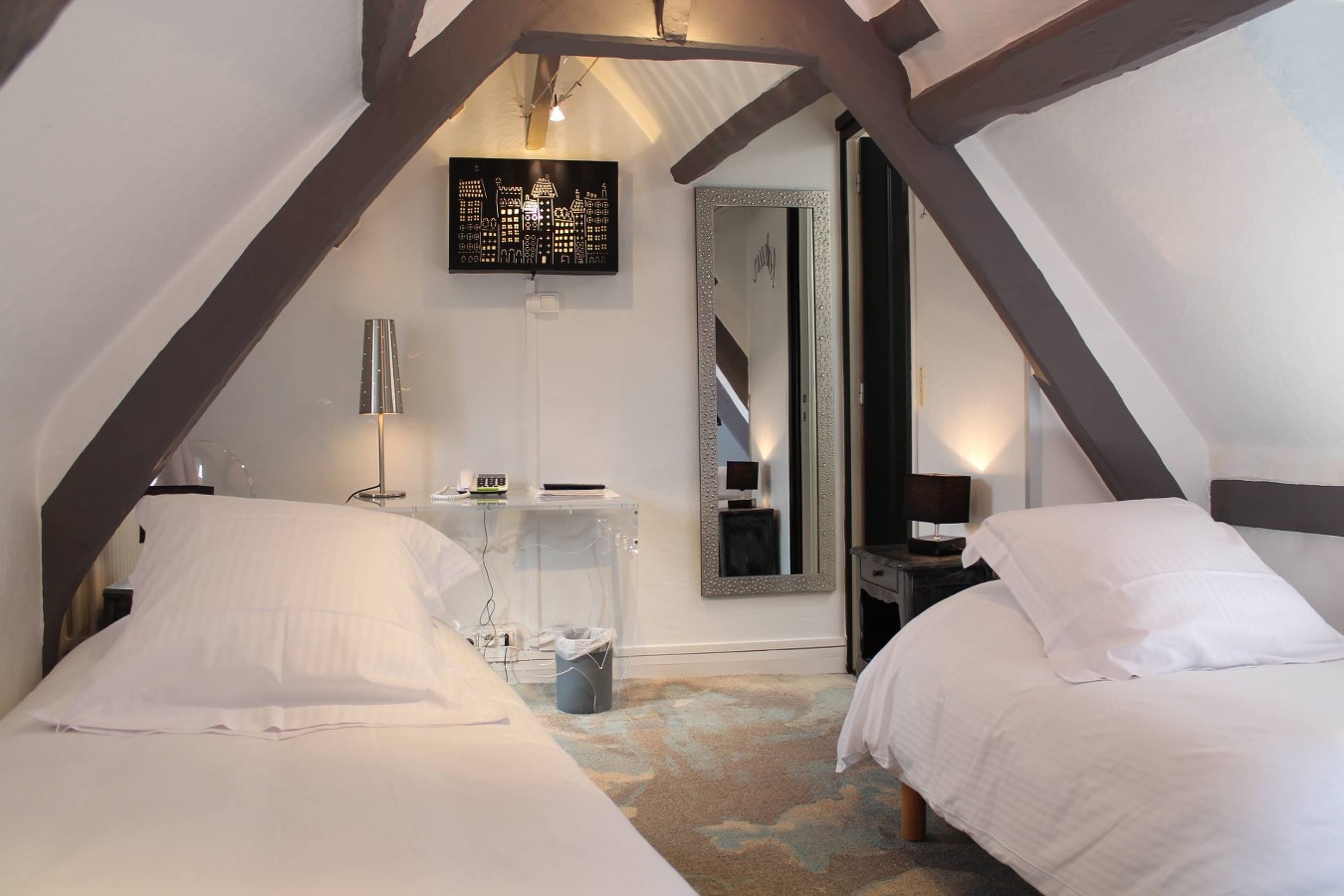 Hotel le Dauphin - HonfleurHotel le Dauphin - Honfleur