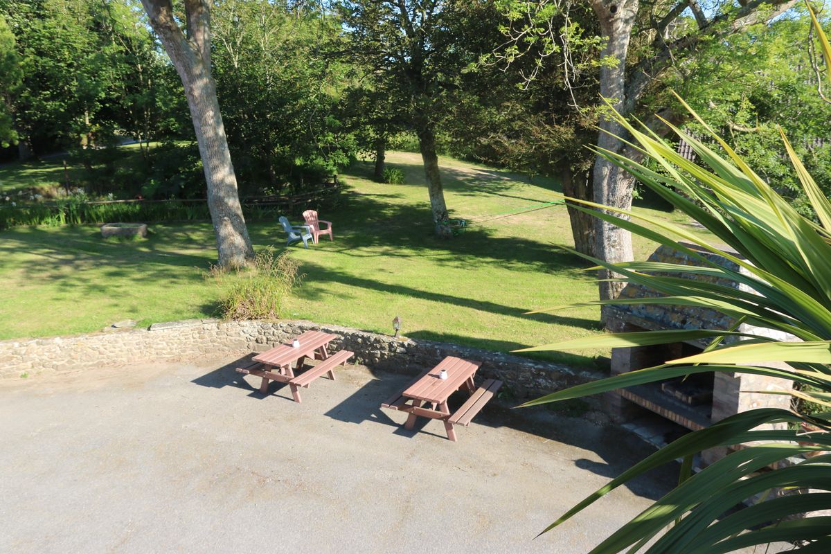 PROPRIETAIRE7-jobourg-la-buhotellerie-backpacker