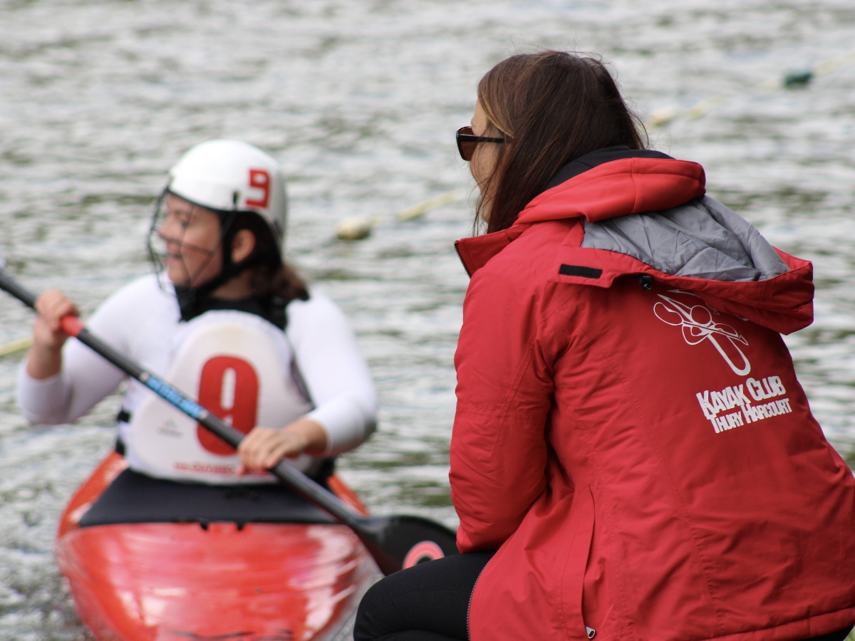 © Thury Plein AirEntraînement équipe féminine kayak