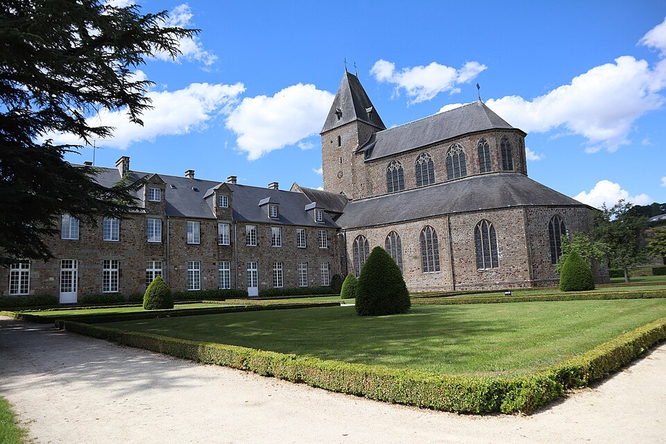 Abbatiale Notre-Dame à Lonlay-l Abbaye