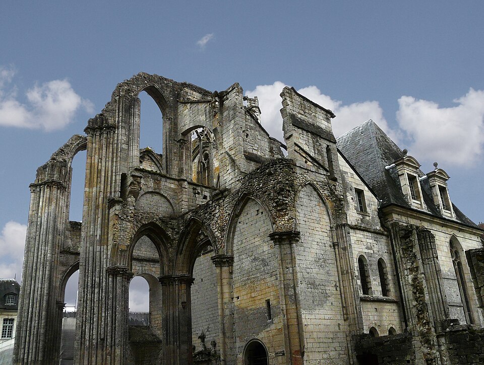 Abbaye Saint-Wandrille de Fontenelle. Vestiges du transept