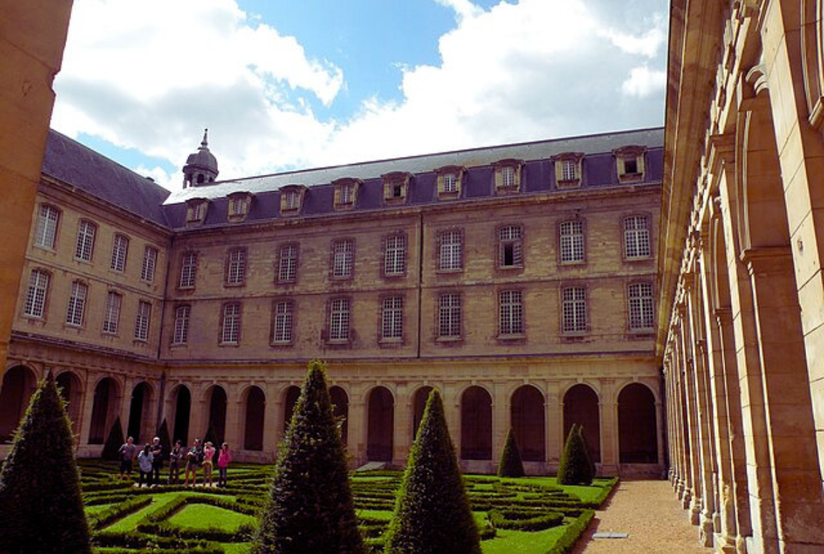 Abbaye aux Hommes Caen Cloitre 2