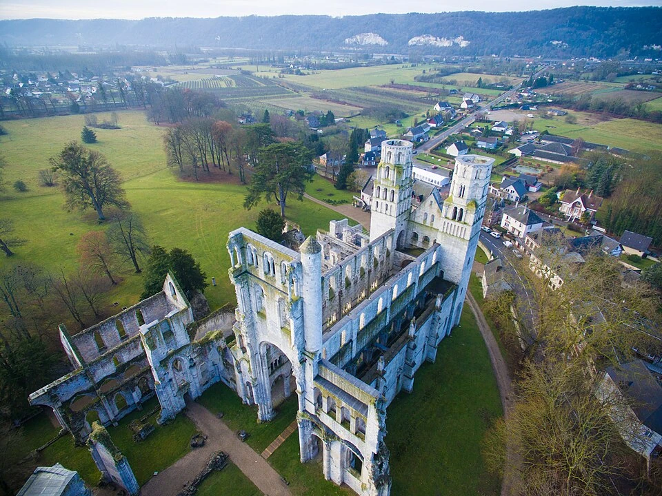 Vue de drone de l'Abbaye de Jumièges