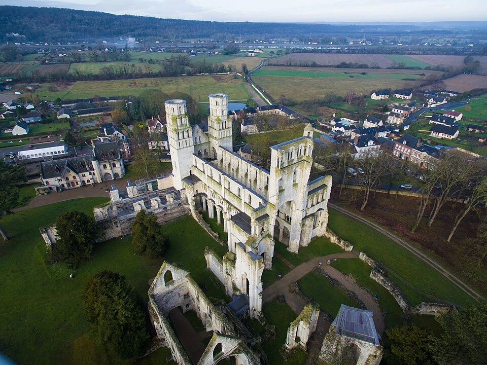 Vue de drone de l'Abbaye de Jumièges