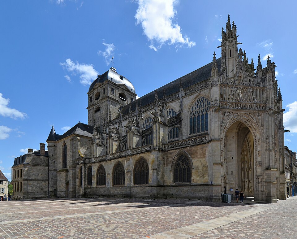 Basilique_Notre-Dame_ Alençon_(Orne)_