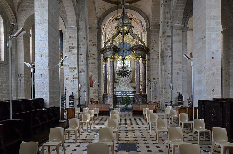 Basilique_Notre-Dame_ Alençon_(Orne)_