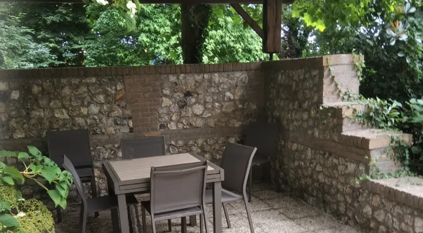 Extérieur de la chapelle de Valasse