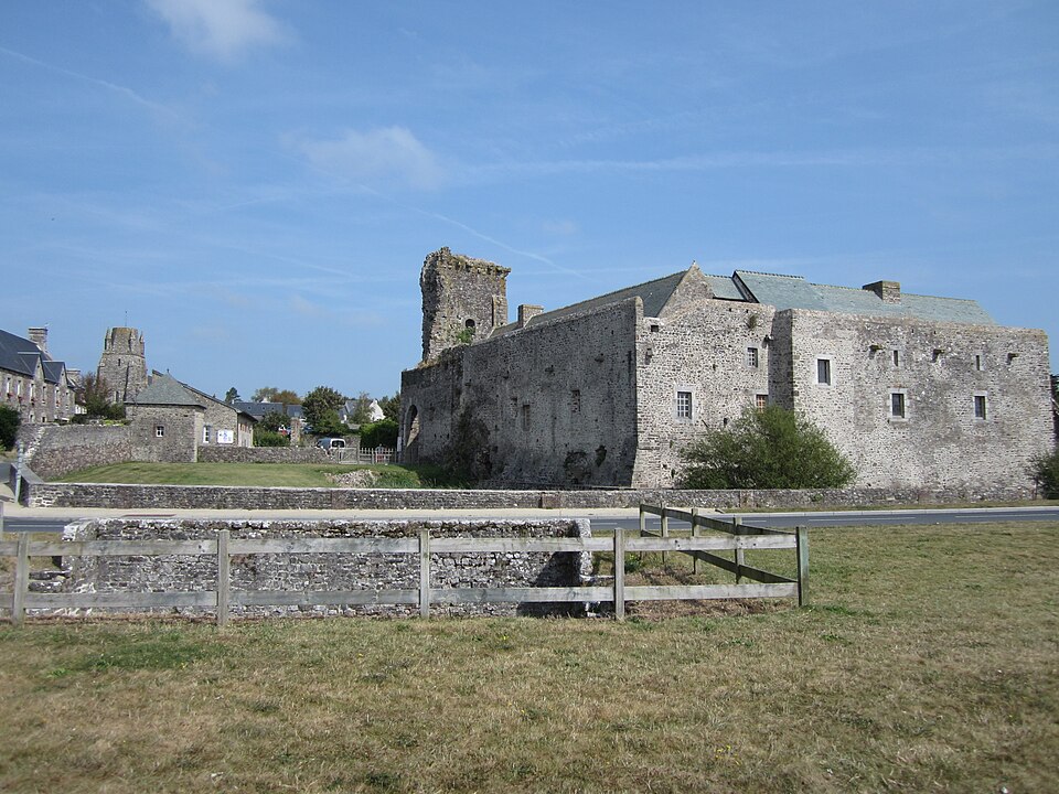 Château de Regnéville, à Regnéville-sur-Mer