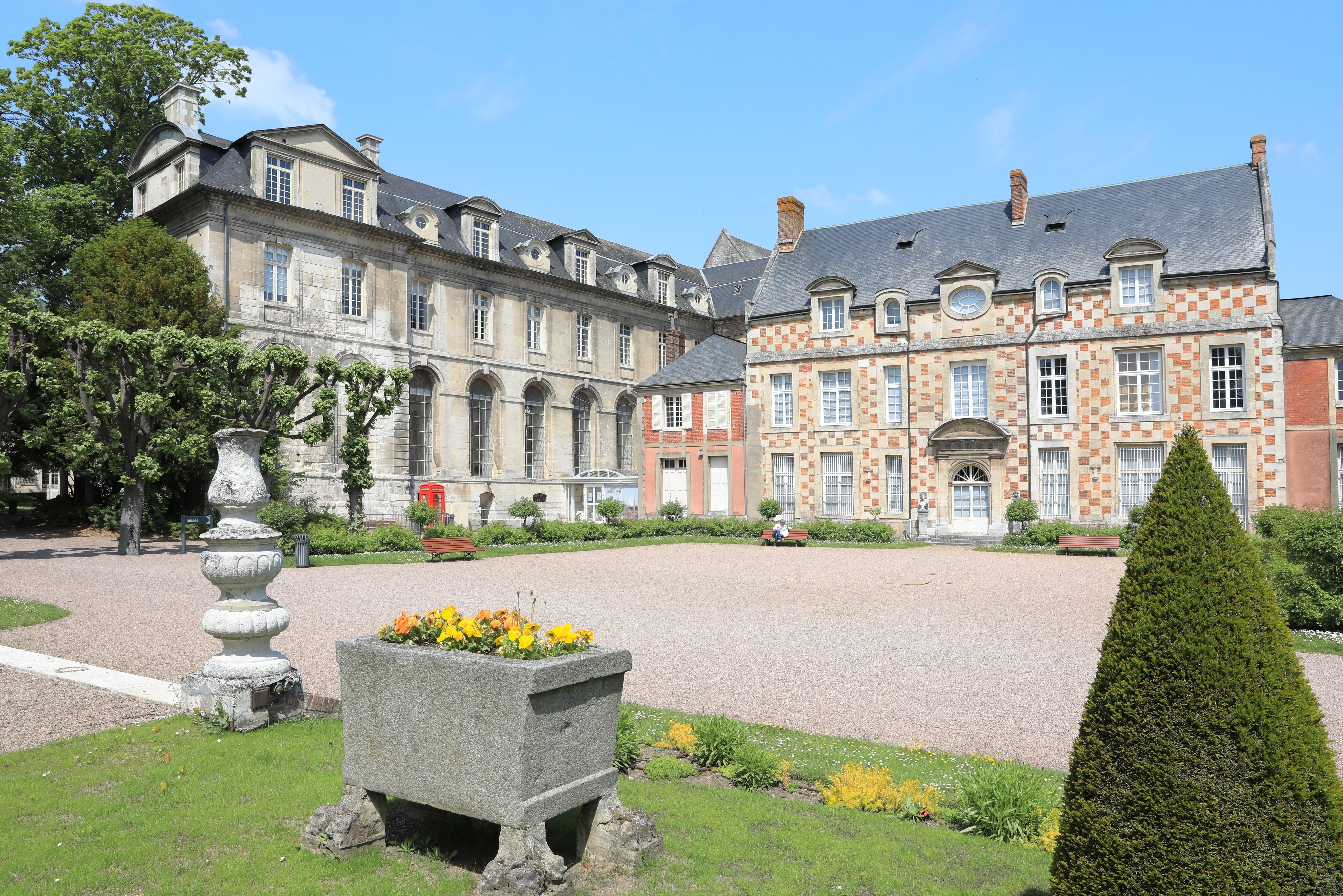 Château historique de Bernay