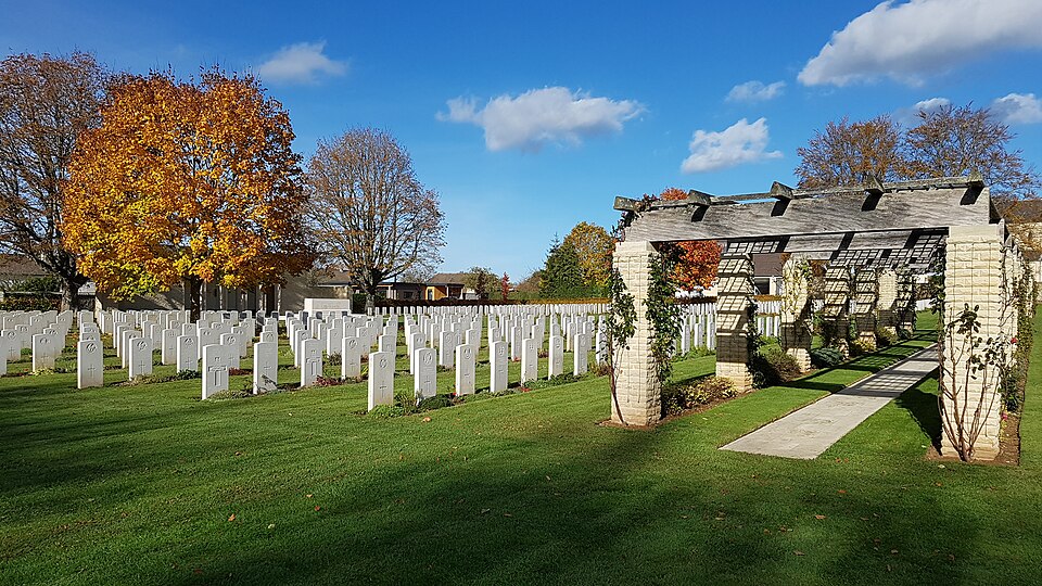 Cimetière_militaire_britannique_de_Ranville_