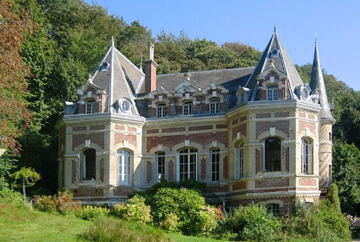 Château des Aygues Etretat