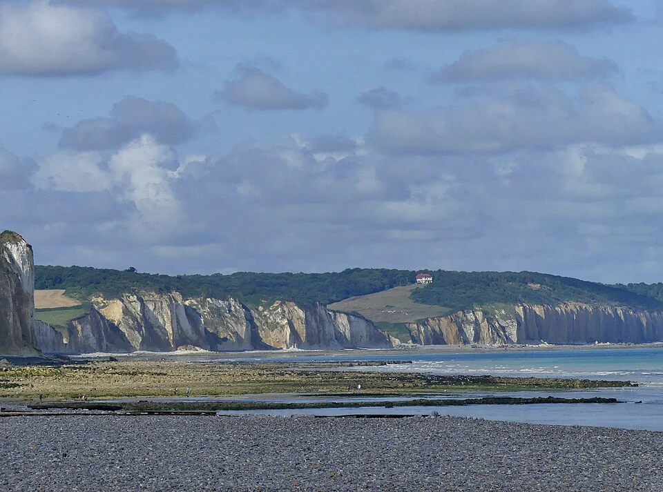 Falaises_de_Dieppe_et_Pourville_vues_de_la_plage