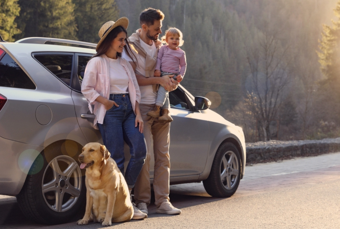 Sortie en famille avec un chien