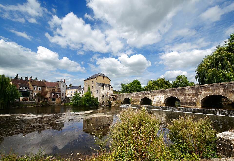 Le pont sur la Sarthe à Fresnay-sur-Sarthe