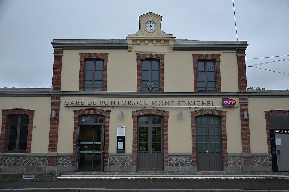 Gare_de_Pontorson_-_Mont-Saint-Michel