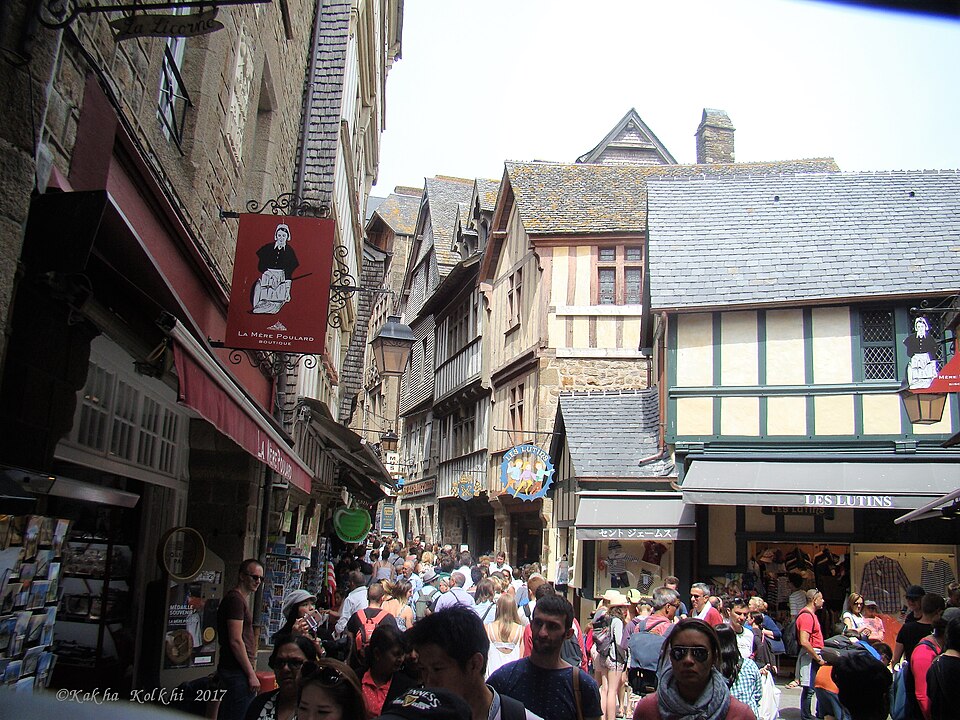 Grande Rue et remparts du Mont-Saint-Michel