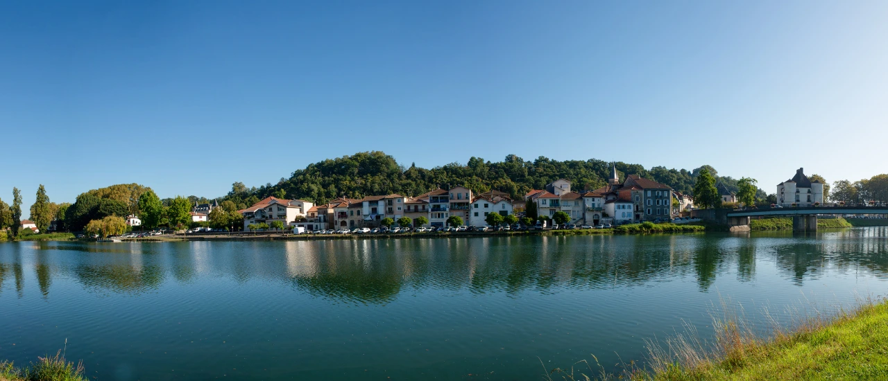 Peyrehorade - Vue de la ville depuis la rive
