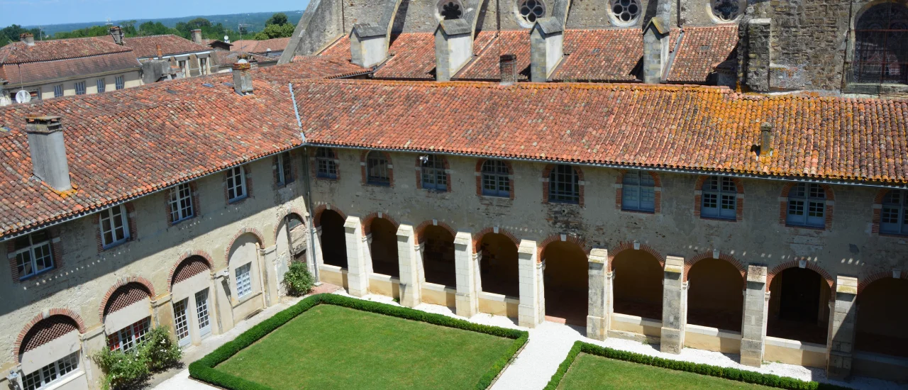 Saint-Sever - Cloître de l'abbaye de Saint-Sever