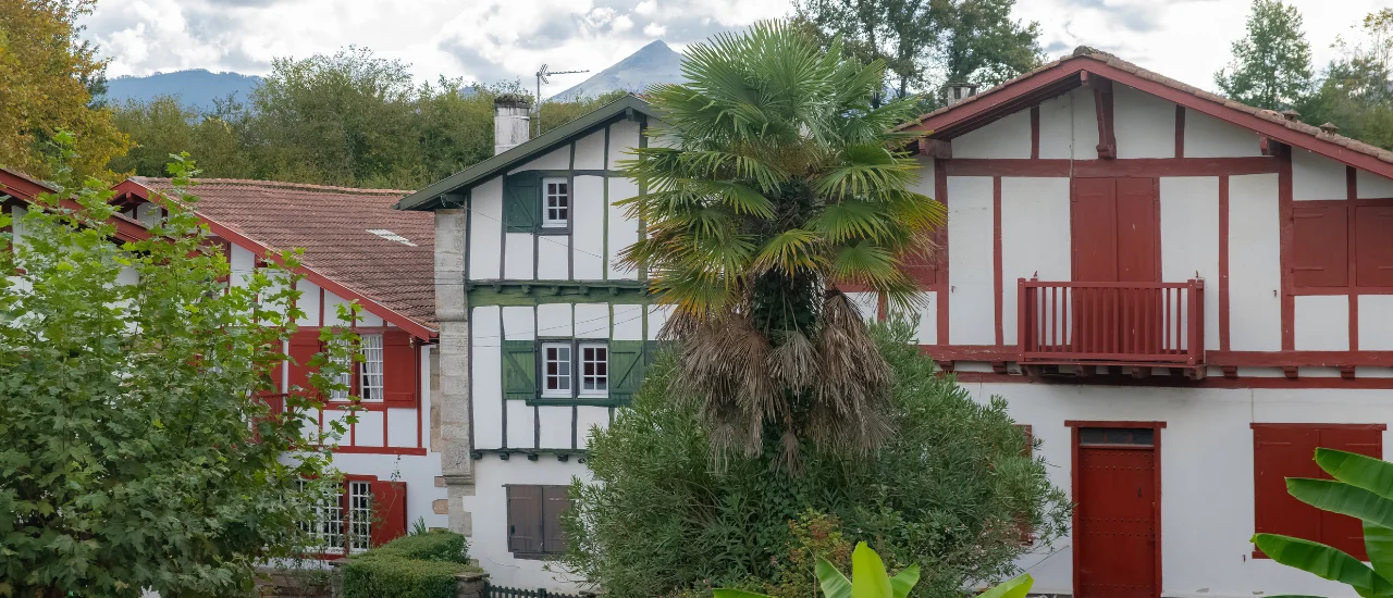 Ainhoa - Maisons colorées