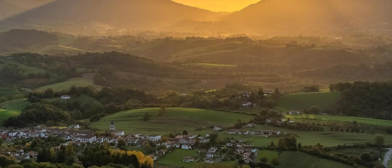 Ainhoa - Vue aérienne au coucher de soleil
