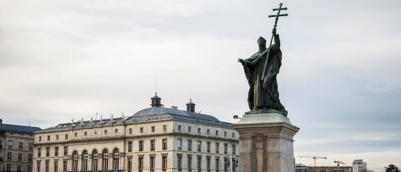 Bayonne - Statue du Cardinal Charles Martial Lavigerie