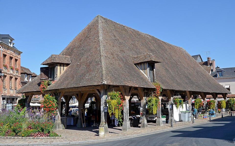 Halle du XVIIᵉ siècle de Lyons-la-Forêt