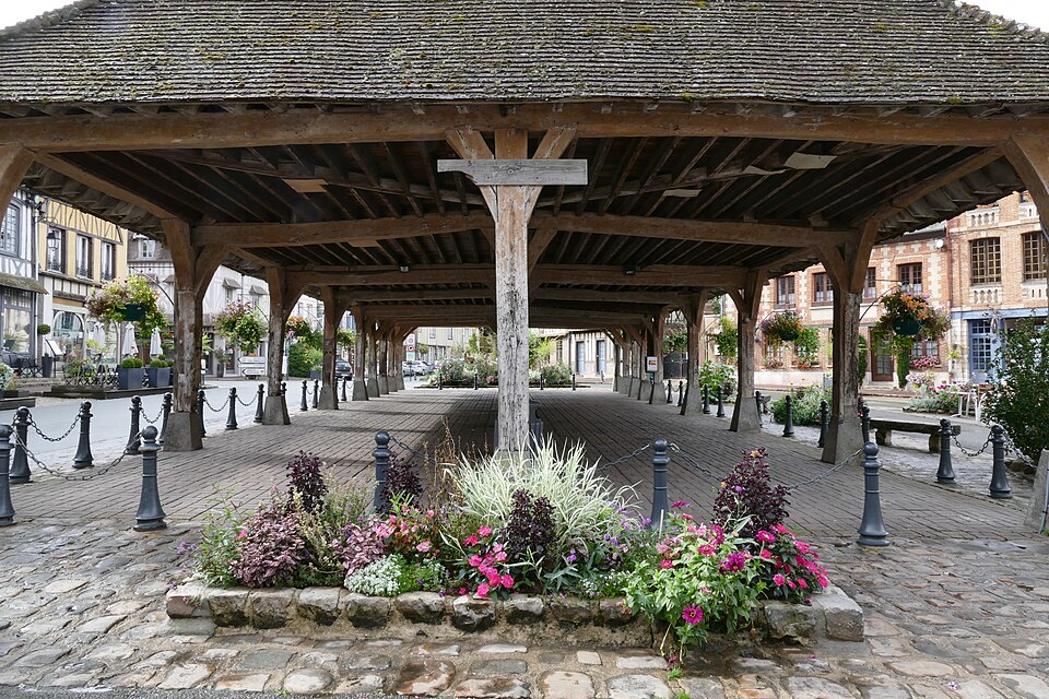 Halle du XVIIᵉ siècle de Lyons-la-Forêt