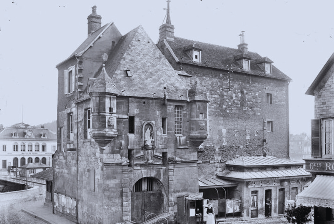 Honfleur La Lieutenance noir et blanc